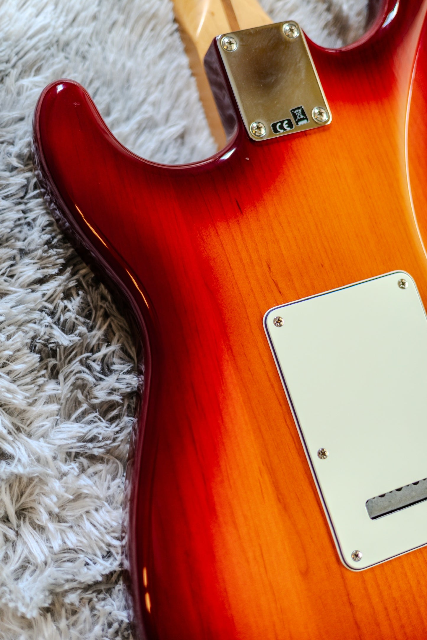 Fender Standard Stratocaster HSS Plus Top with Maple Fretboard 2013 - 2017 - Cherry Burst