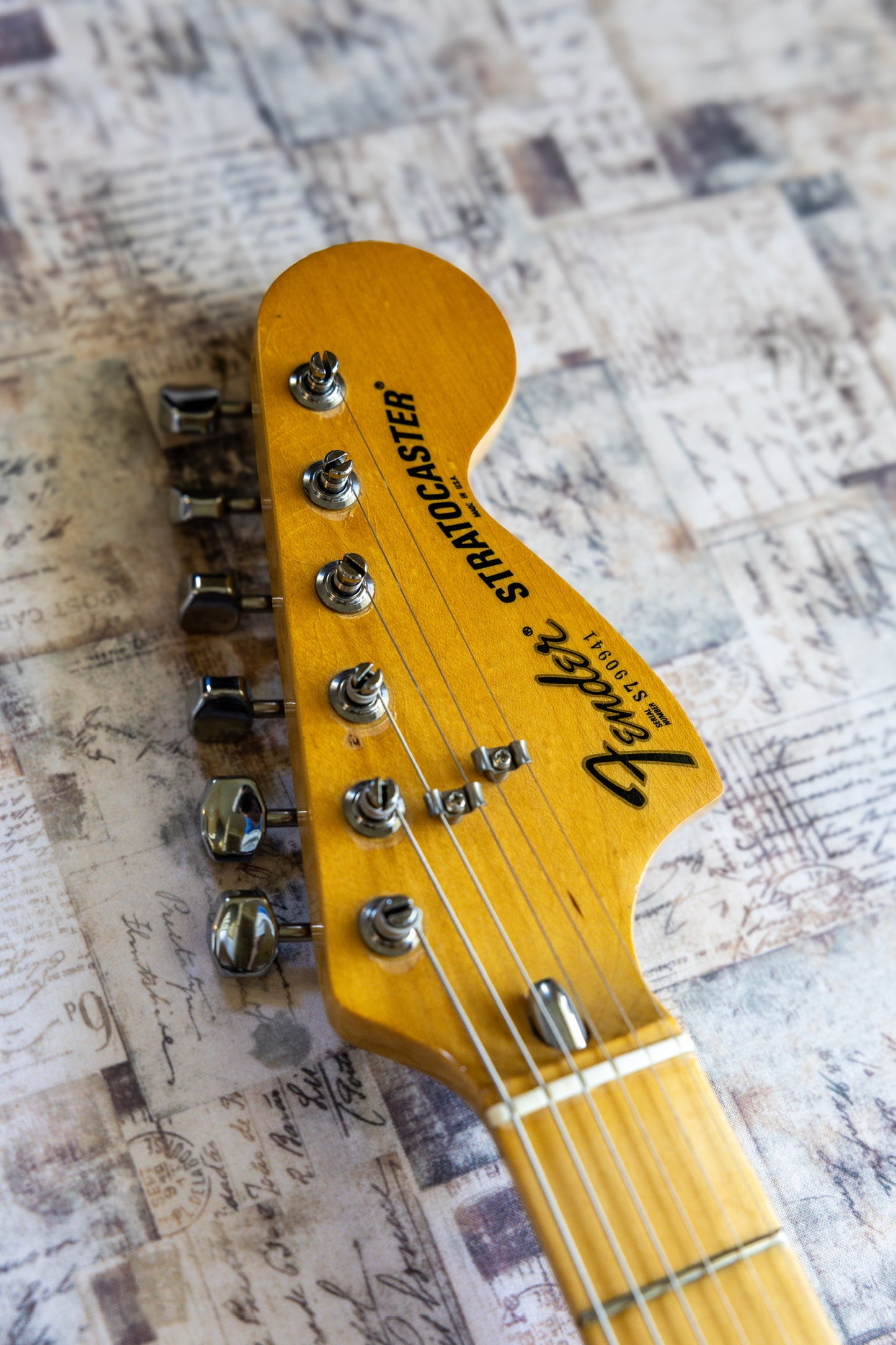 Fender Stratocaster with 3-Bolt Neck, Maple Fretboard 1971 - 1977 - Sunburst