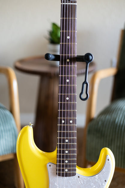 Fender Limited Edition Tom DeLonge Signature Stratocaster 2023 - Graffiti Yellow