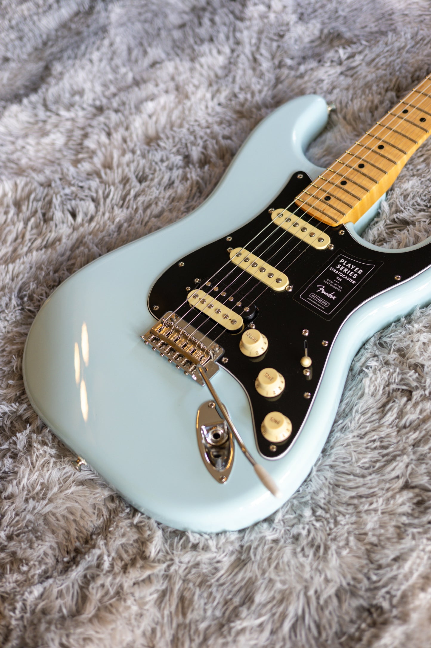 Fender Player Stratocaster HSS with Maple Fretboard 2021 - Sonic Blue