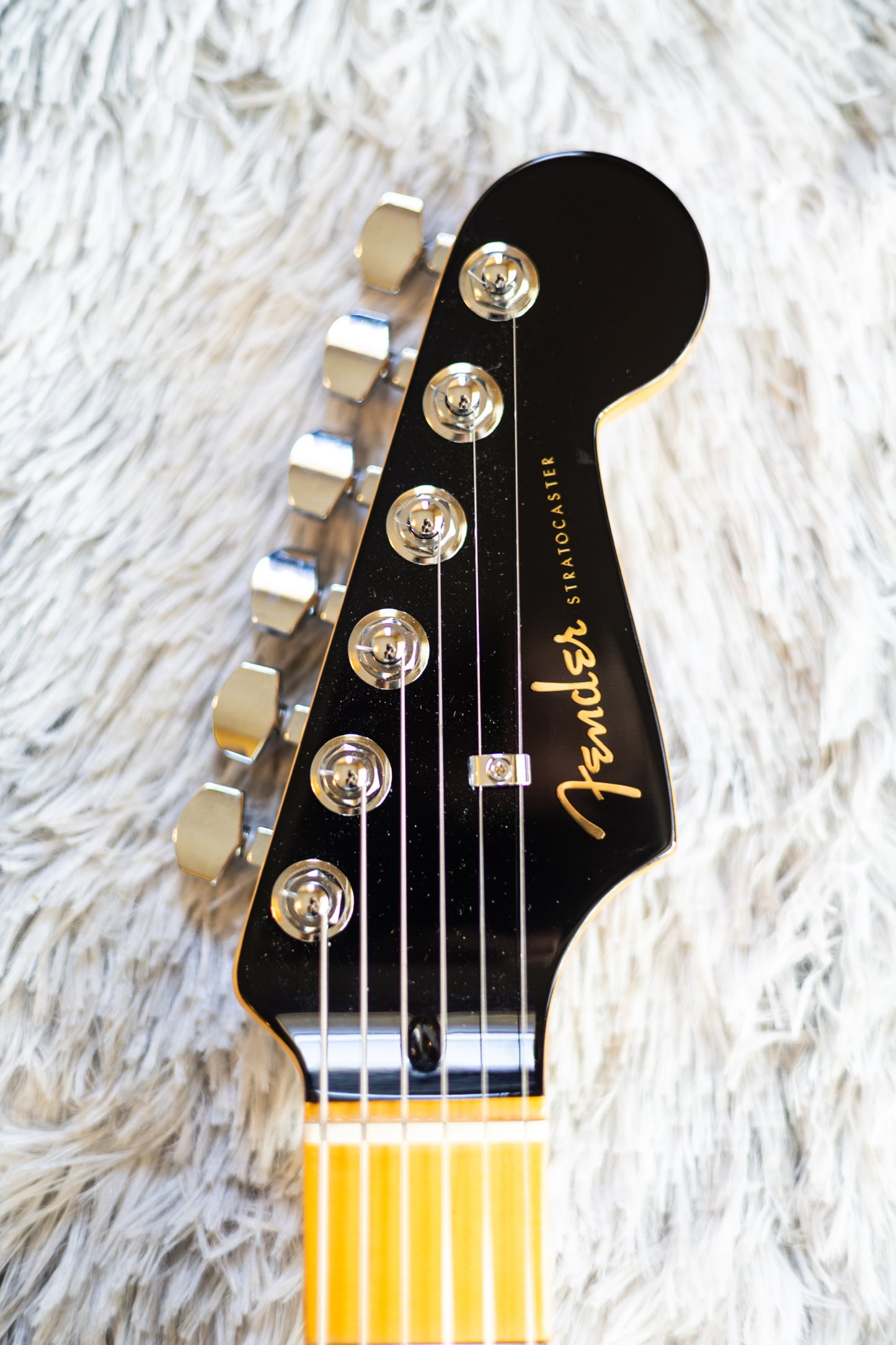 Fender American Ultra Luxe Stratocaster with Maple Fretboard 2021 - Present - 2-Color Sunburst