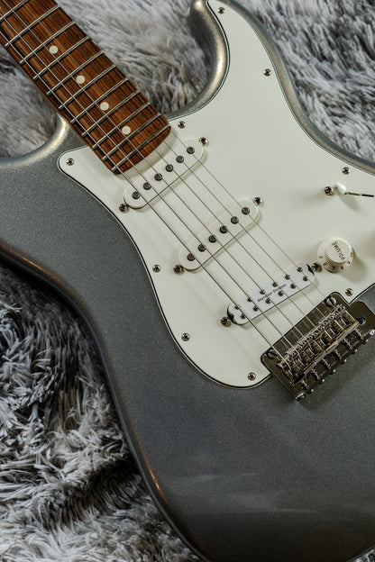 UPGRADED MINT Fender Player Stratocaster with Pau Ferro Fretboard 2018 - Present - Silver