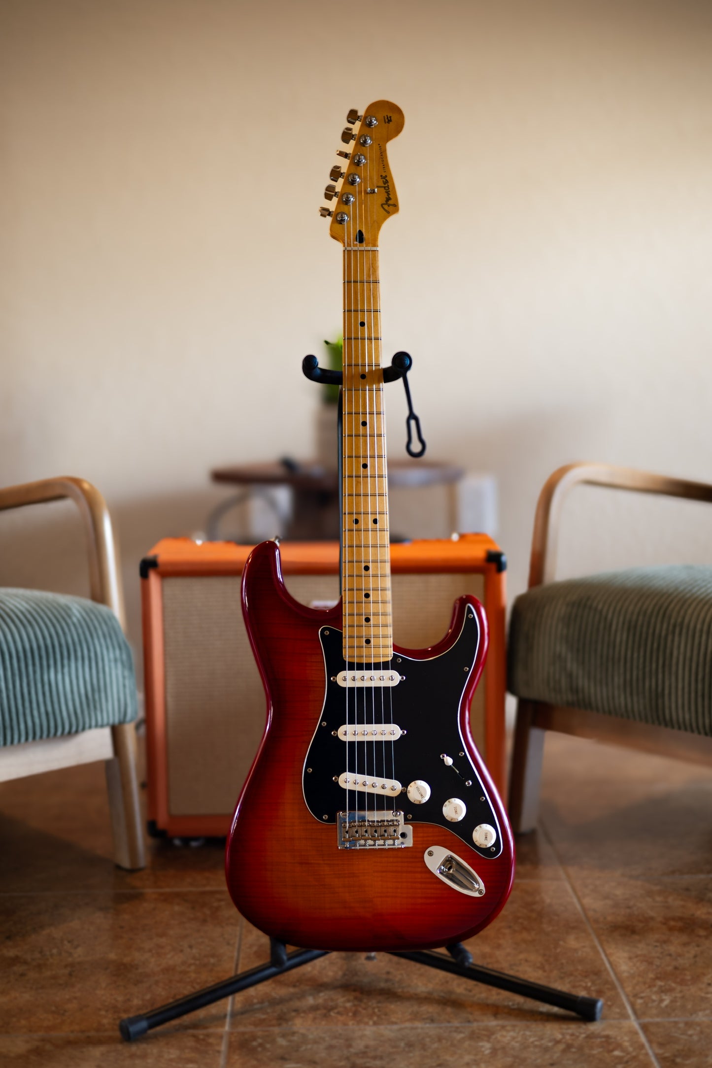 Fender Player Stratocaster Plus Top with Maple Fretboard 2019 Aged Cherry Burst