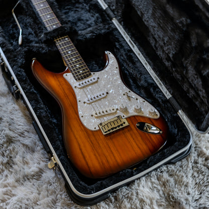 SUPER RARE Fender Special Edition Koa Stratocaster 2006 - 2008 - Antique Burst