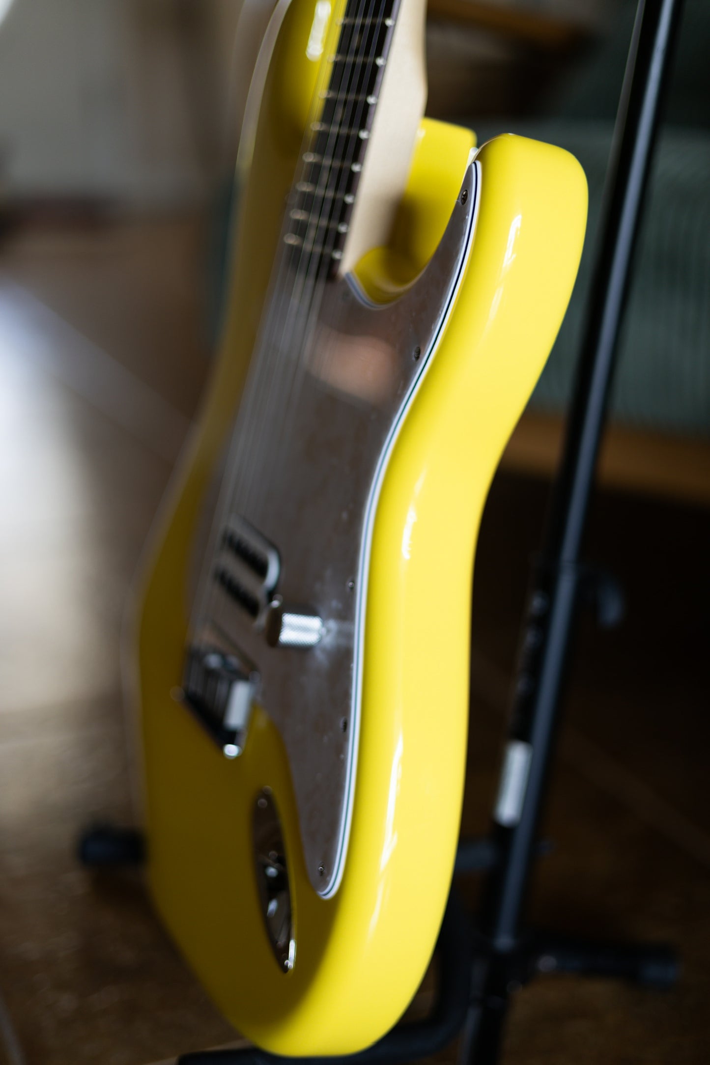 Fender Limited Edition Tom DeLonge Signature Stratocaster 2023 - Graffiti Yellow