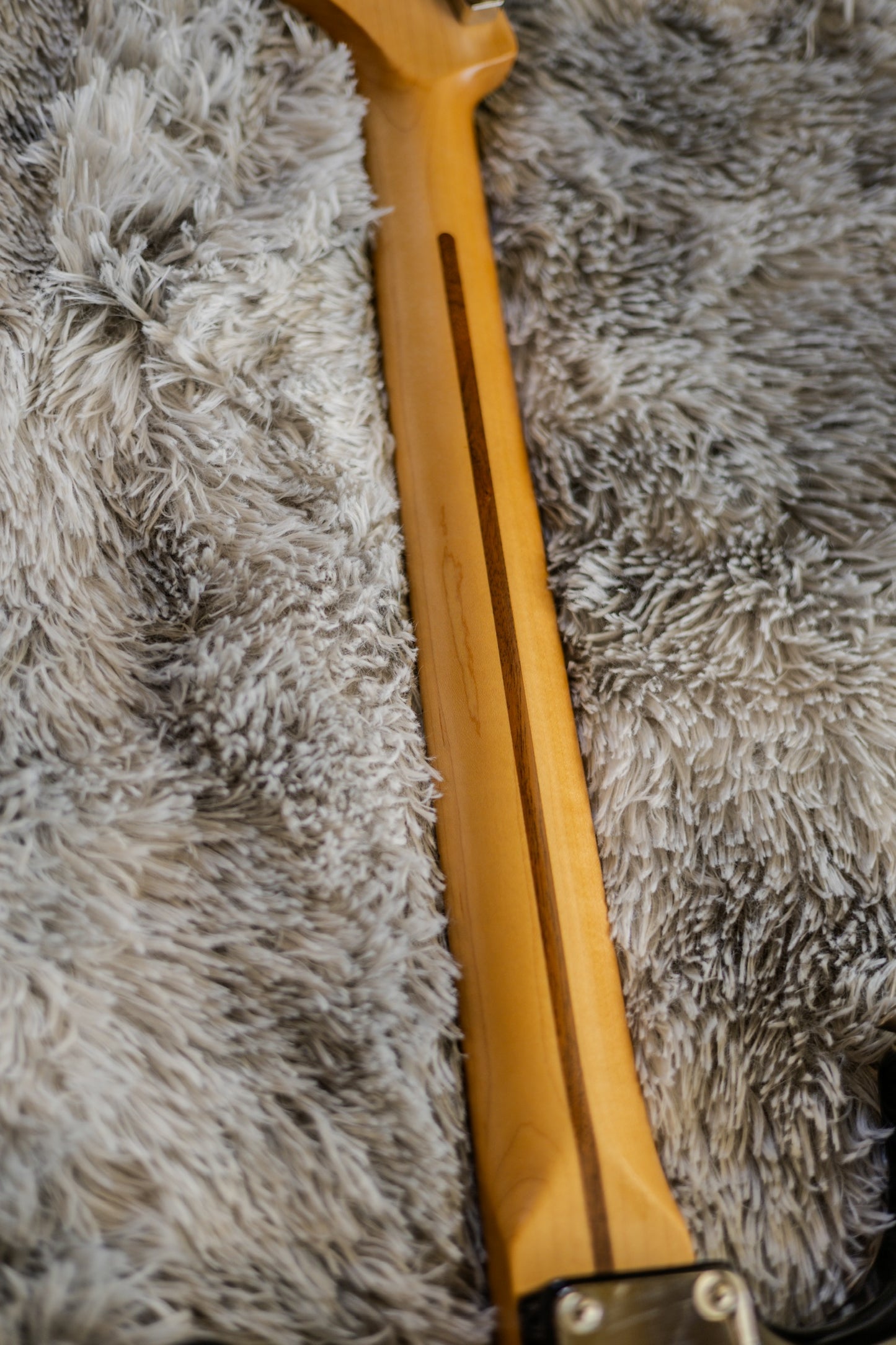 Fender Standard Stratocaster with Maple Fretboard 2006 - 2017 - Brown Sunburst