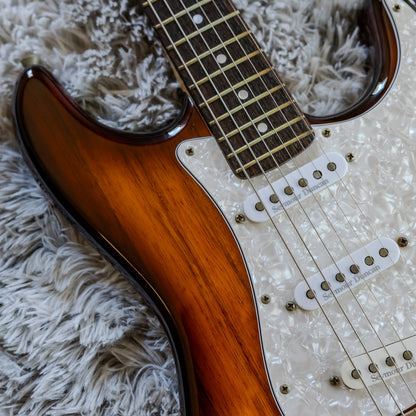 SUPER RARE Fender Special Edition Koa Stratocaster 2006 - 2008 - Antique Burst