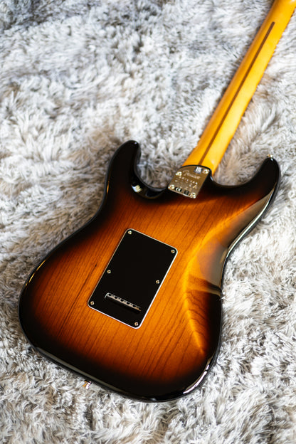 Fender American Ultra Luxe Stratocaster with Maple Fretboard 2021 - Present - 2-Color Sunburst