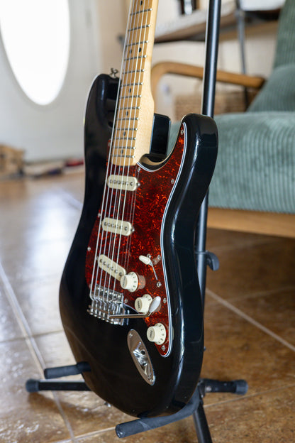 Fender FSR Special Edition Standard Stratocaster with Maple Fretboard 2018 - Black