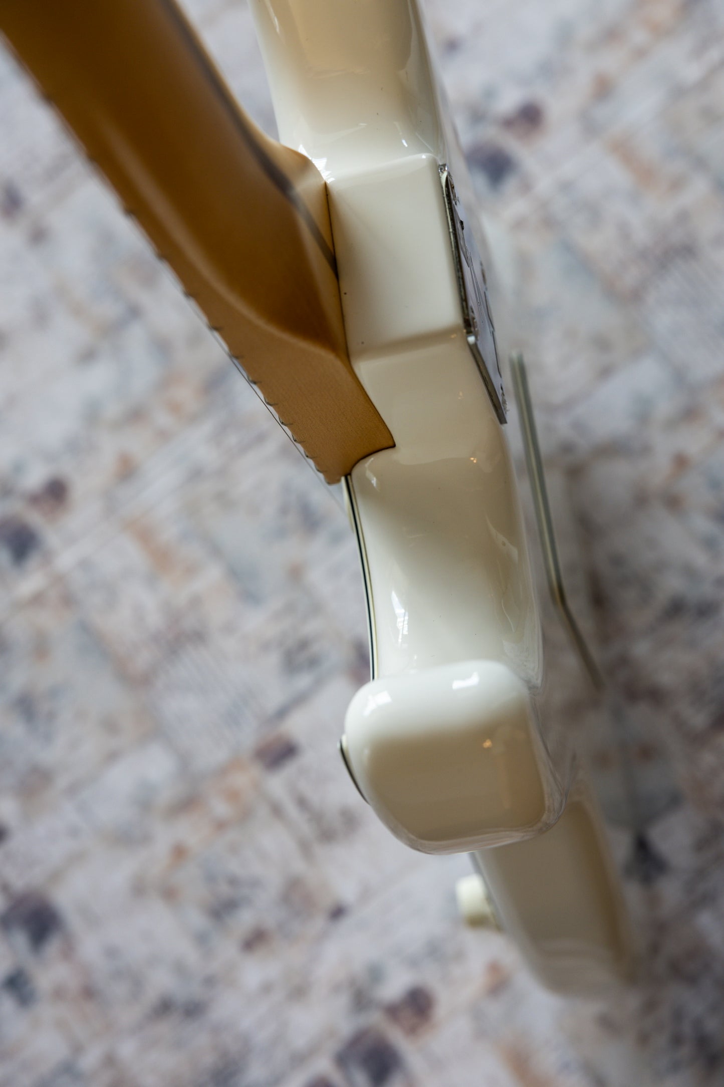 Fender Player Stratocaster with Maple Fretboard 2018 - Present - Polar White