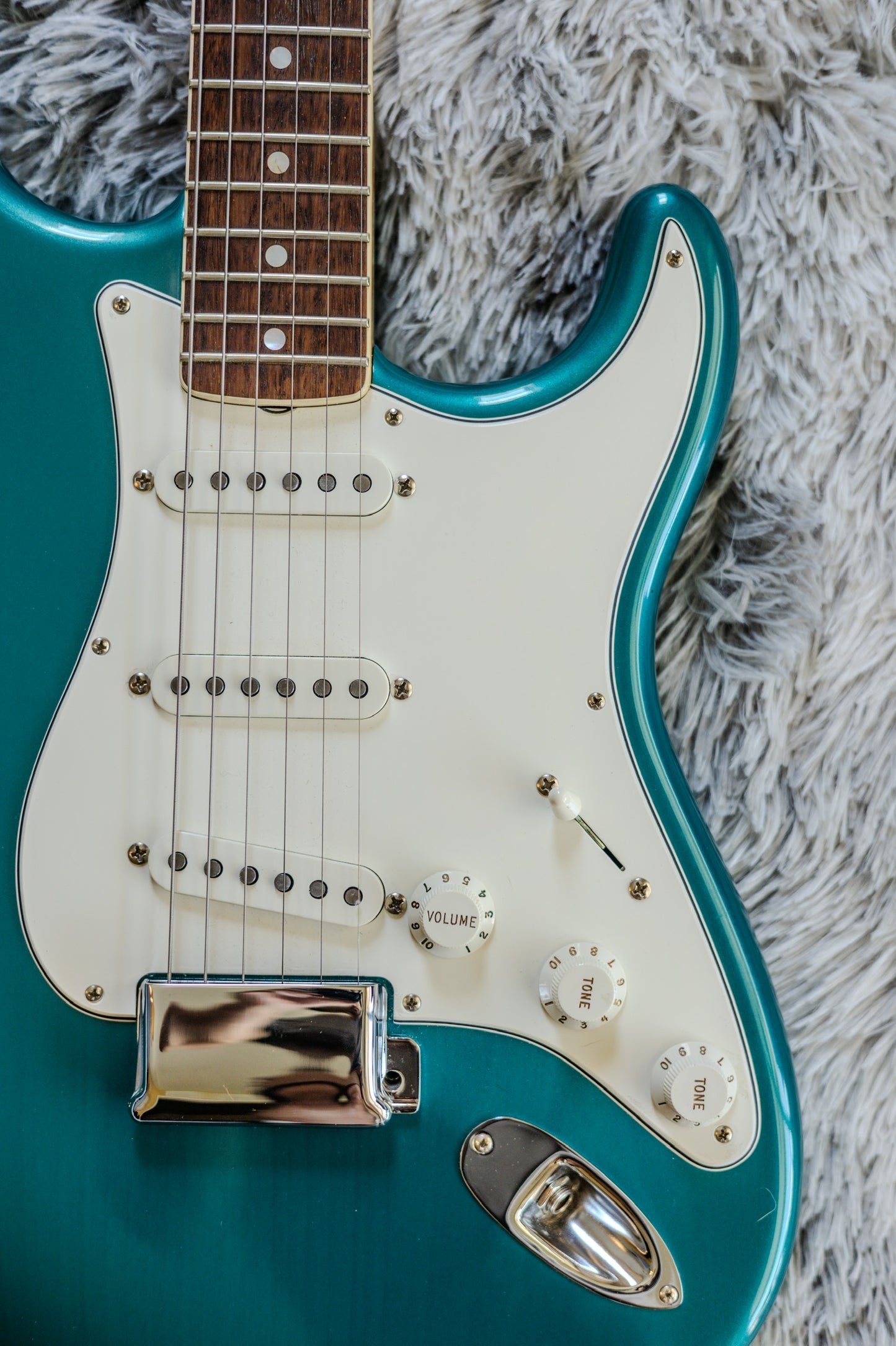 RARE Fender Eric Johnson Stratocaster with Rosewood Fretboard 2009 - 2021 - Tropical Turquoise