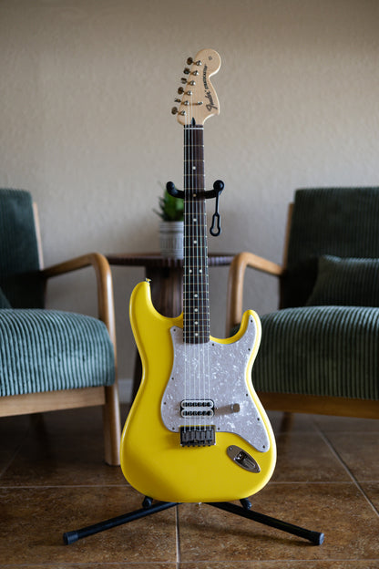 Fender Limited Edition Tom DeLonge Signature Stratocaster 2023 - Graffiti Yellow
