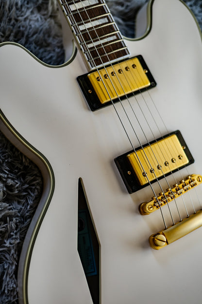 Epiphone Emily Wolfe "White Wolfe" Signature Sheraton 2023 - Present - Aged Bone White