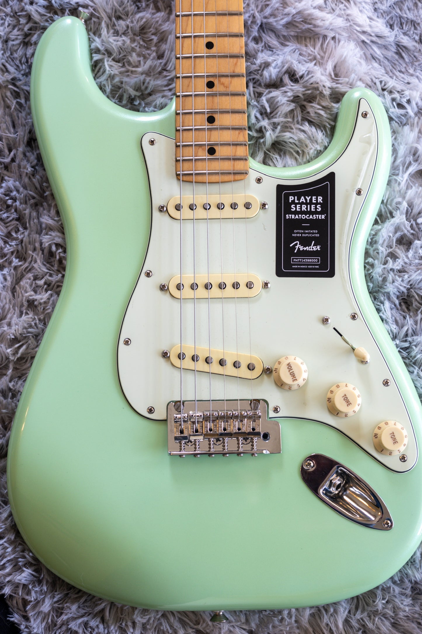 Fender Player Stratocaster with Maple Fretboard 2019 - 2021 - Surf Pearl