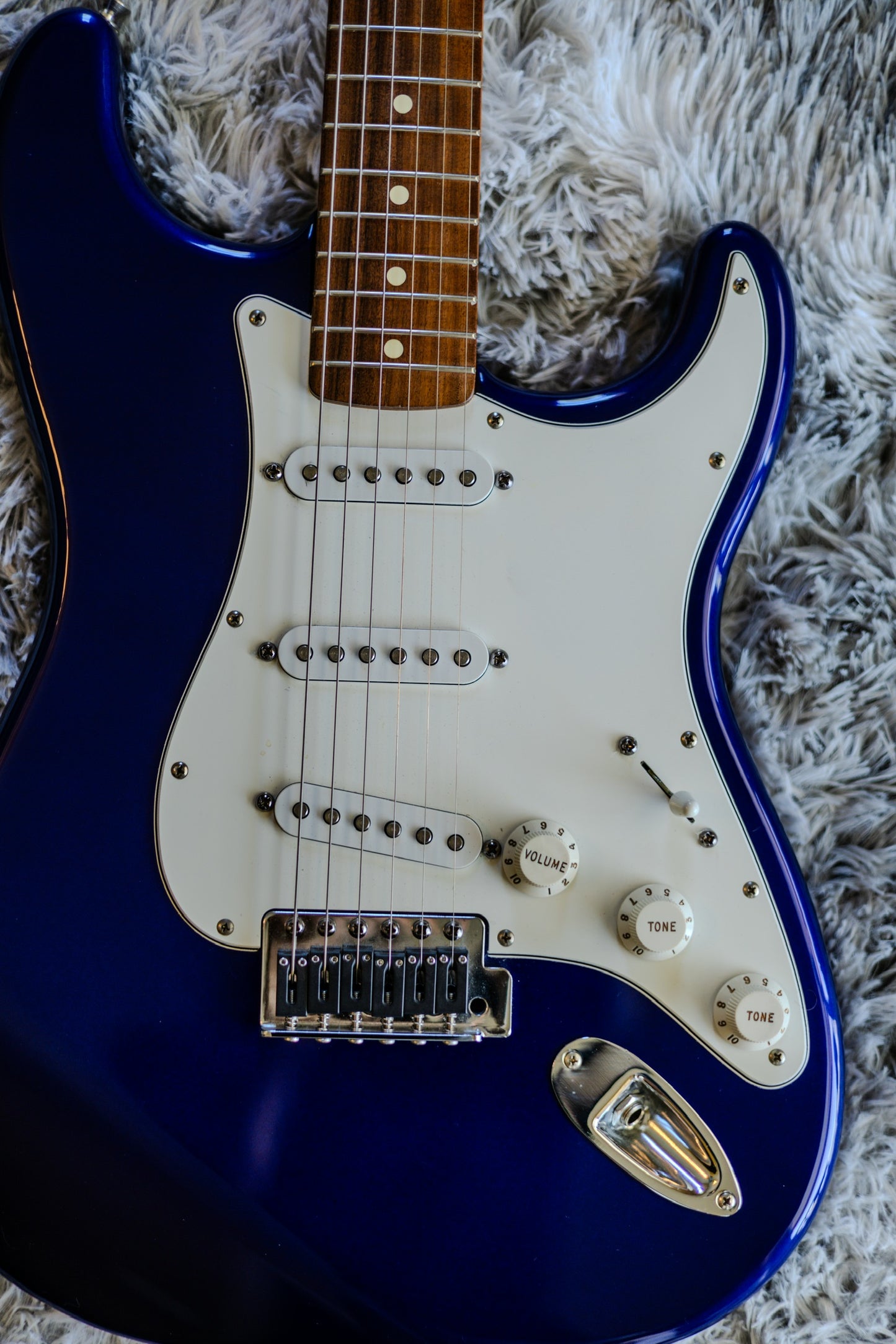 Fender Standard Stratocaster with Rosewood Fretboard 1998 - 2001 - Midnight Blue