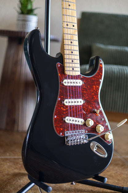 Fender FSR Special Edition Standard Stratocaster with Maple Fretboard 2018 - Black