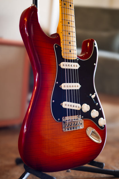 Fender Player Stratocaster Plus Top with Maple Fretboard 2019 Aged Cherry Burst