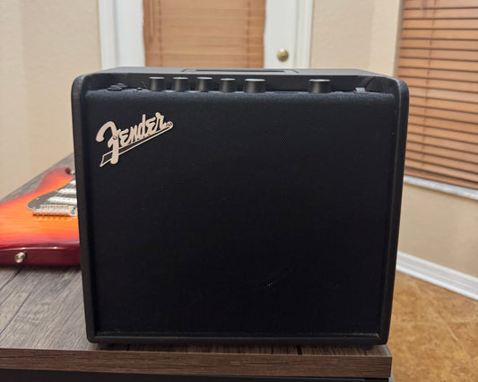 Fender Mustang LT25 25-Watt 1x8" Digital Modeling Guitar Combo 2019 - Present - Black