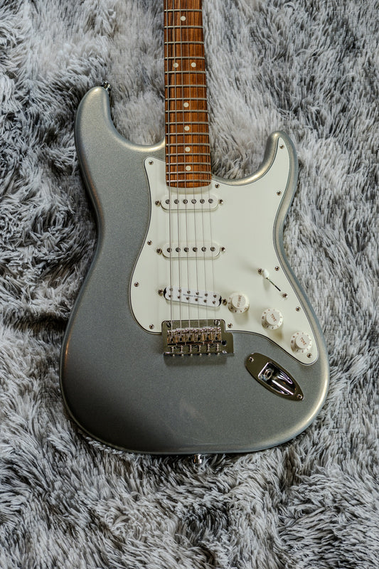 UPGRADED MINT Fender Player Stratocaster with Pau Ferro Fretboard 2018 - Present - Silver