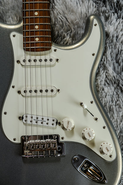 UPGRADED MINT Fender Player Stratocaster with Pau Ferro Fretboard 2018 - Present - Silver