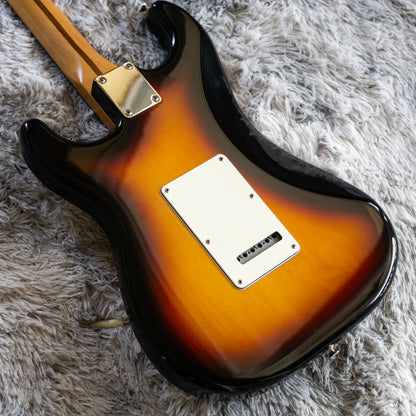 Fender Standard Stratocaster with Maple Fretboard 2006 - 2017 - Brown Sunburst