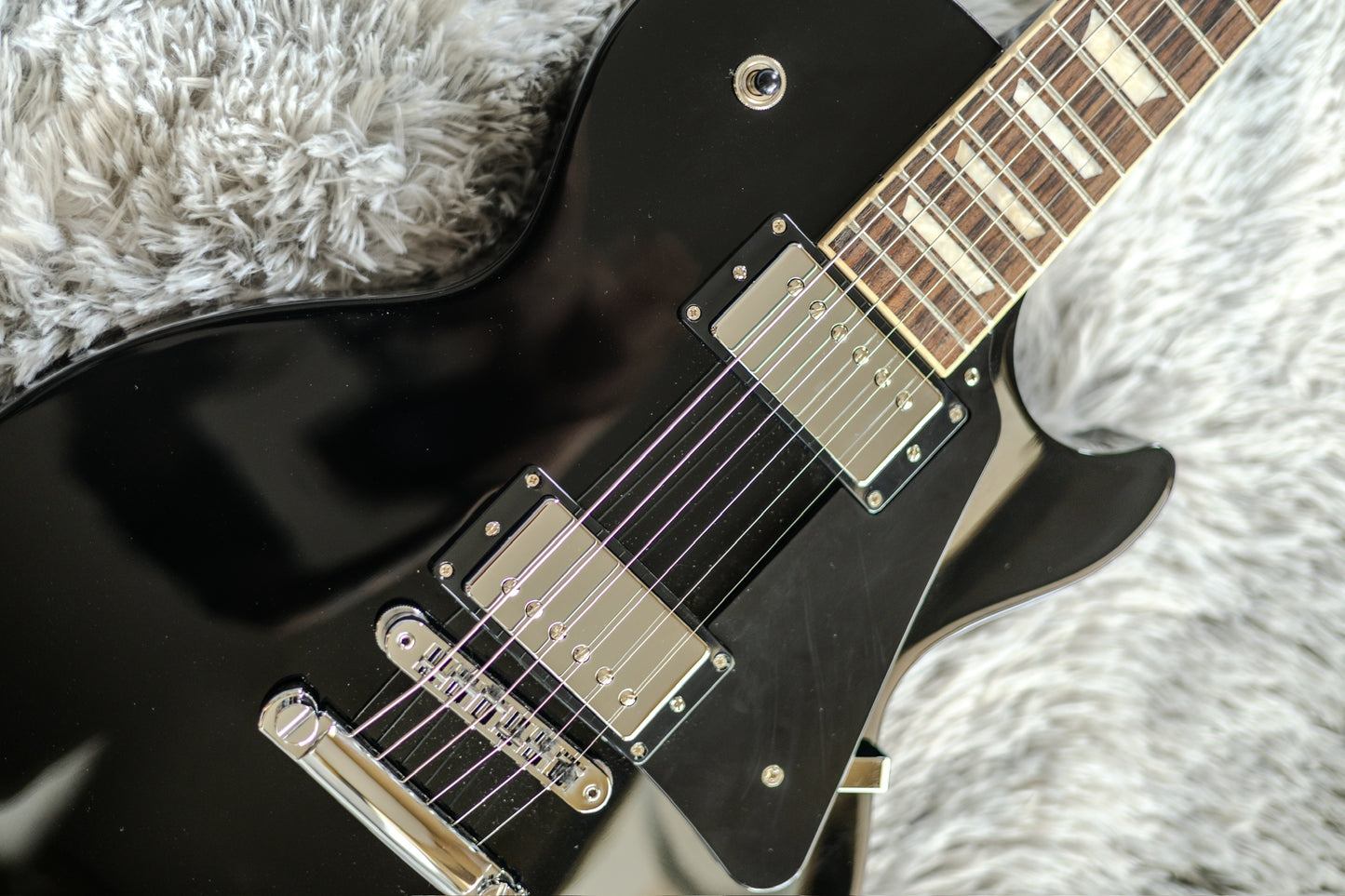 LIKE NEW Gibson Les Paul Studio 2024 - Present - Ebony