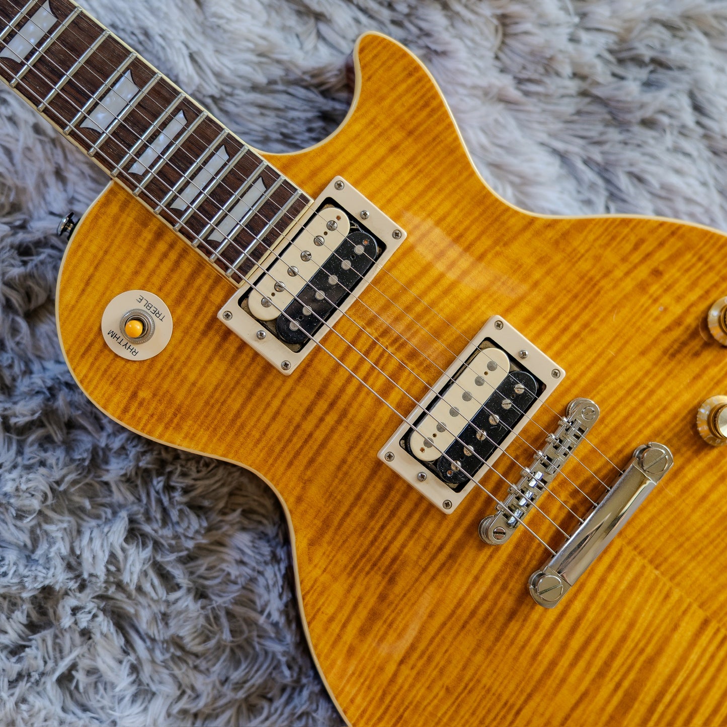 RARE Slash Limited Run Custom Shop Les Paul — AAA flame top, killer tone, clean shape.
