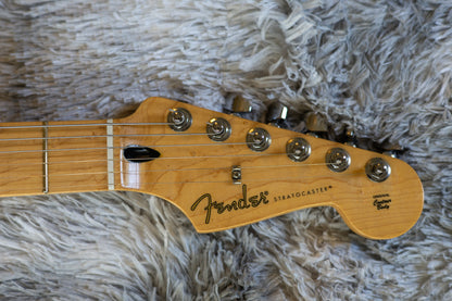 Fender Player Stratocaster HSS with Maple Fretboard 2021 - Sonic Blue