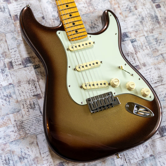 Fender American Ultra Stratocaster with Maple Fretboard 2019 - Present - Mocha Burst