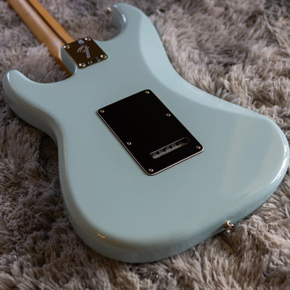 Fender Player Stratocaster HSS with Maple Fretboard 2021 - Sonic Blue