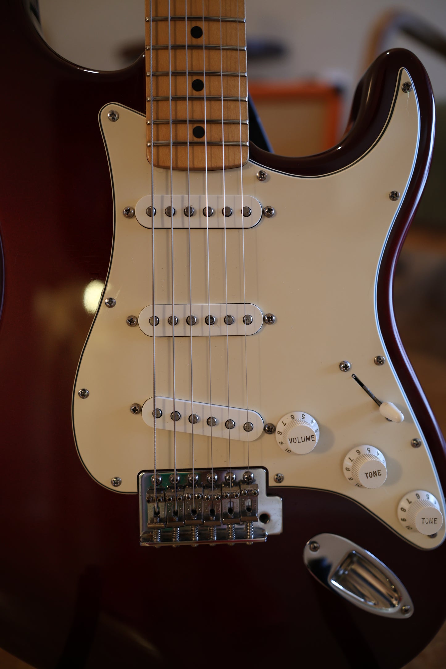 Fender Standard Stratocaster with Maple Fretboard 2006 - 2014 - Midnight Wine