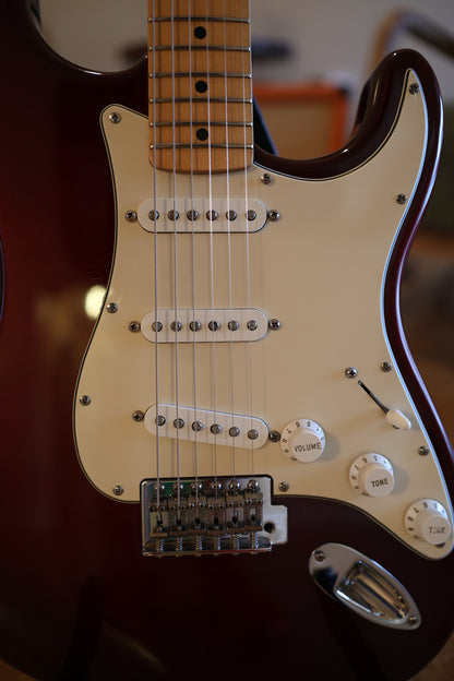 Fender Standard Stratocaster with Maple Fretboard 2006 - 2014 - Midnight Wine