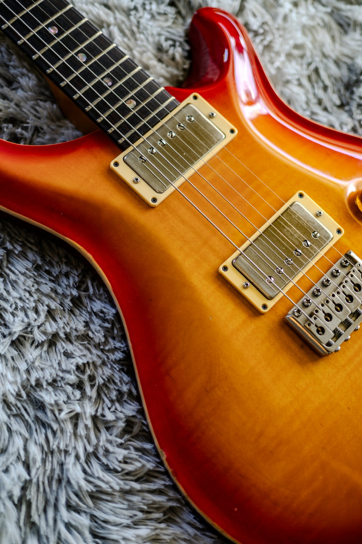 PRS CE 22 Maple Top Tremolo 1994 - 2004 - Cherry Sunburst