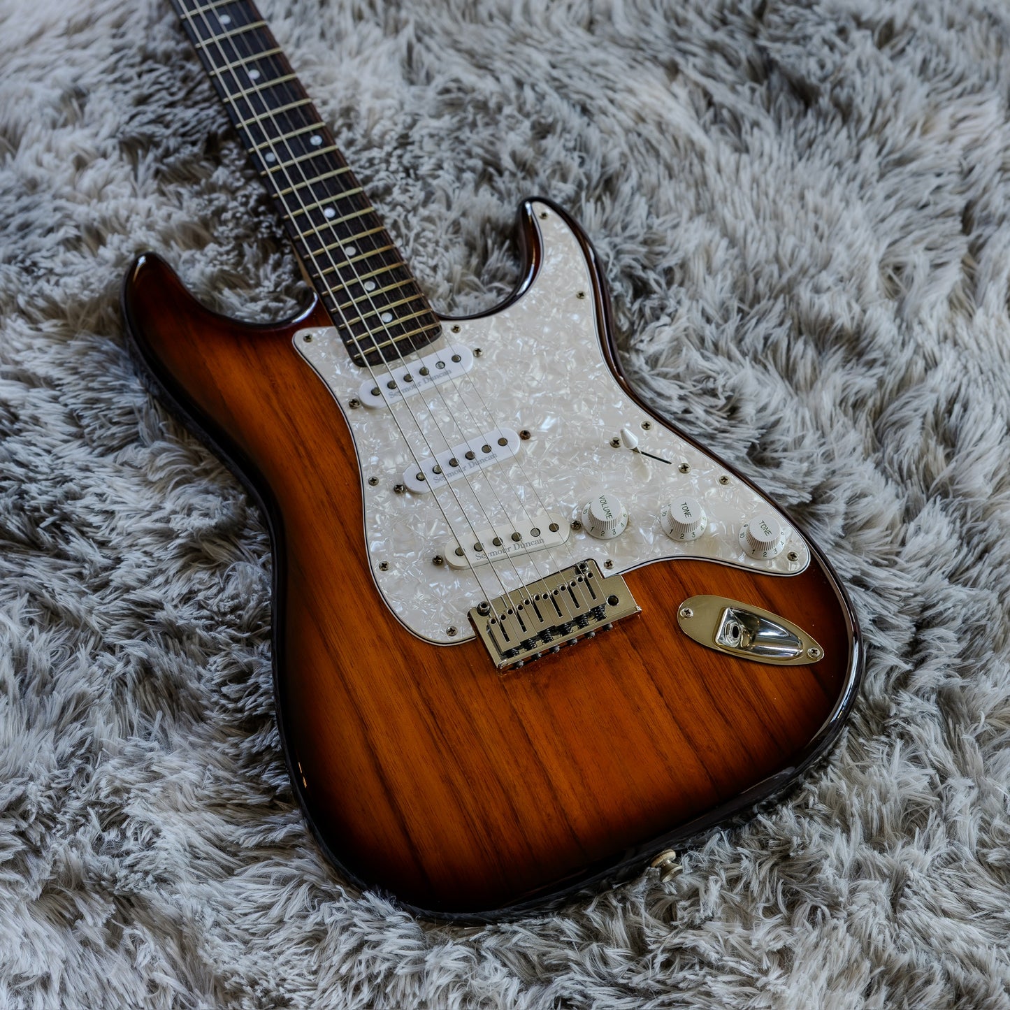 SUPER RARE Fender Special Edition Koa Stratocaster 2006 - 2008 - Antique Burst